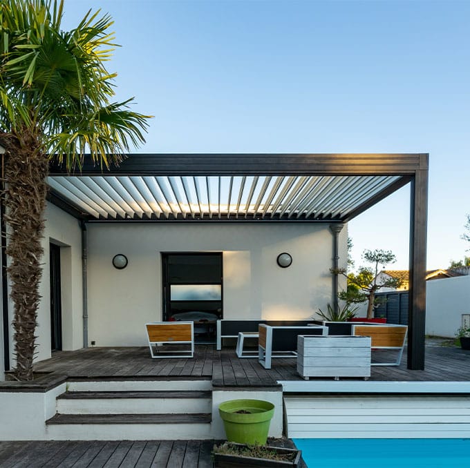 Menuiseries sur-mesure : pergolas bioclimatiques