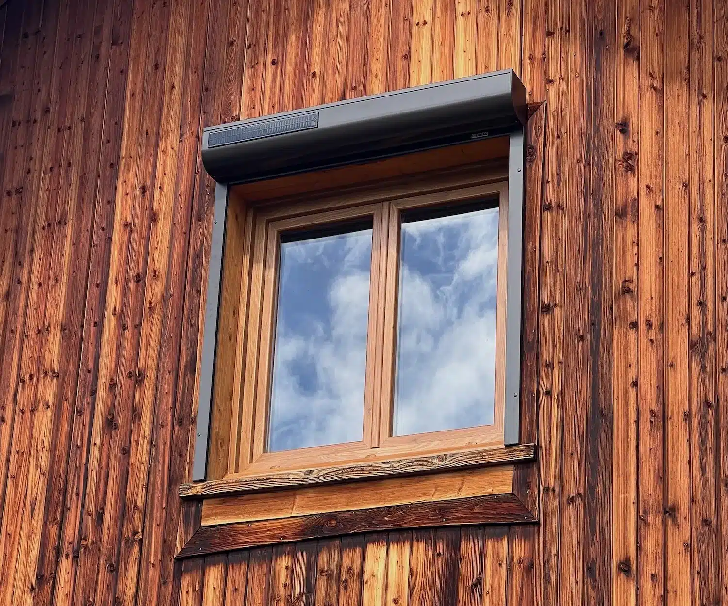 Volets roulants motorisés sur maison traditionnelle
