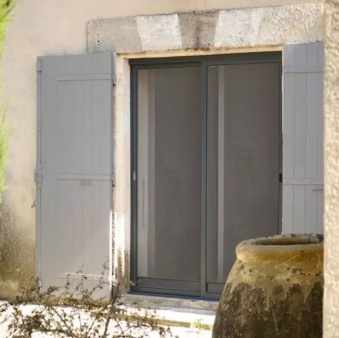 Menuiseries sur-mesure : moustiquaires