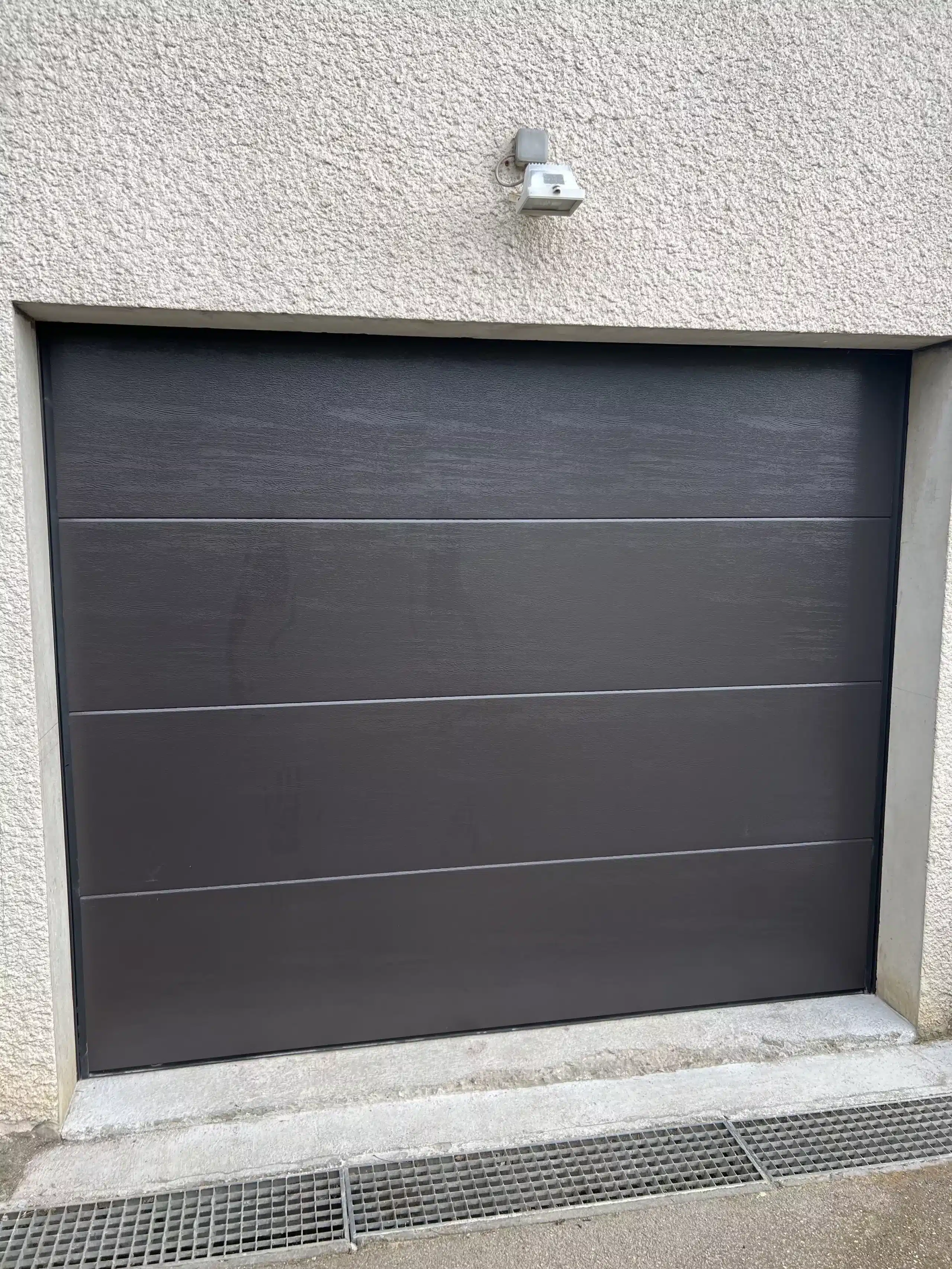 Porte de garage sectionnelle haute isolation Fenestram
