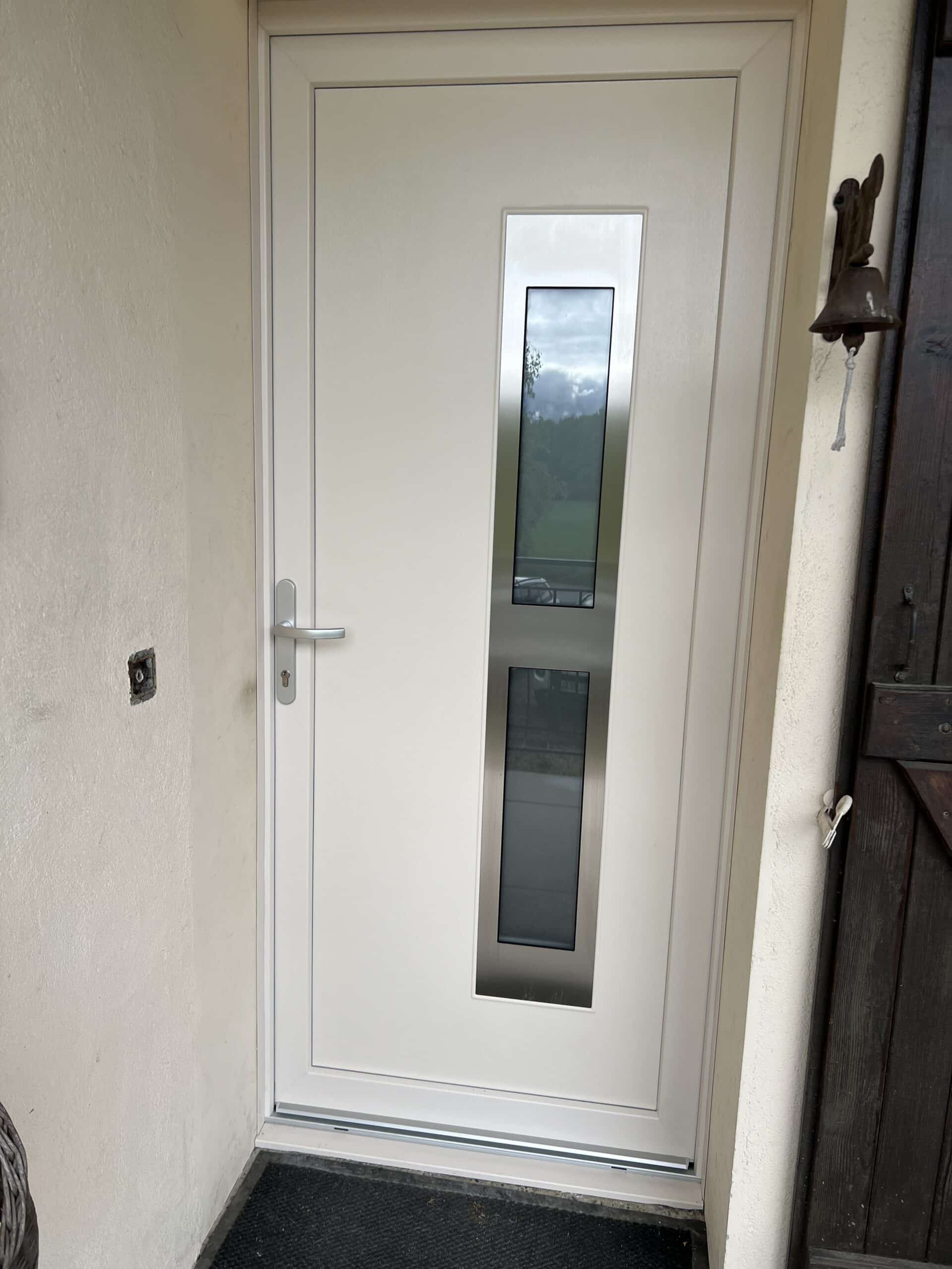 Porte d’entrée aluminium pleine Fenestram