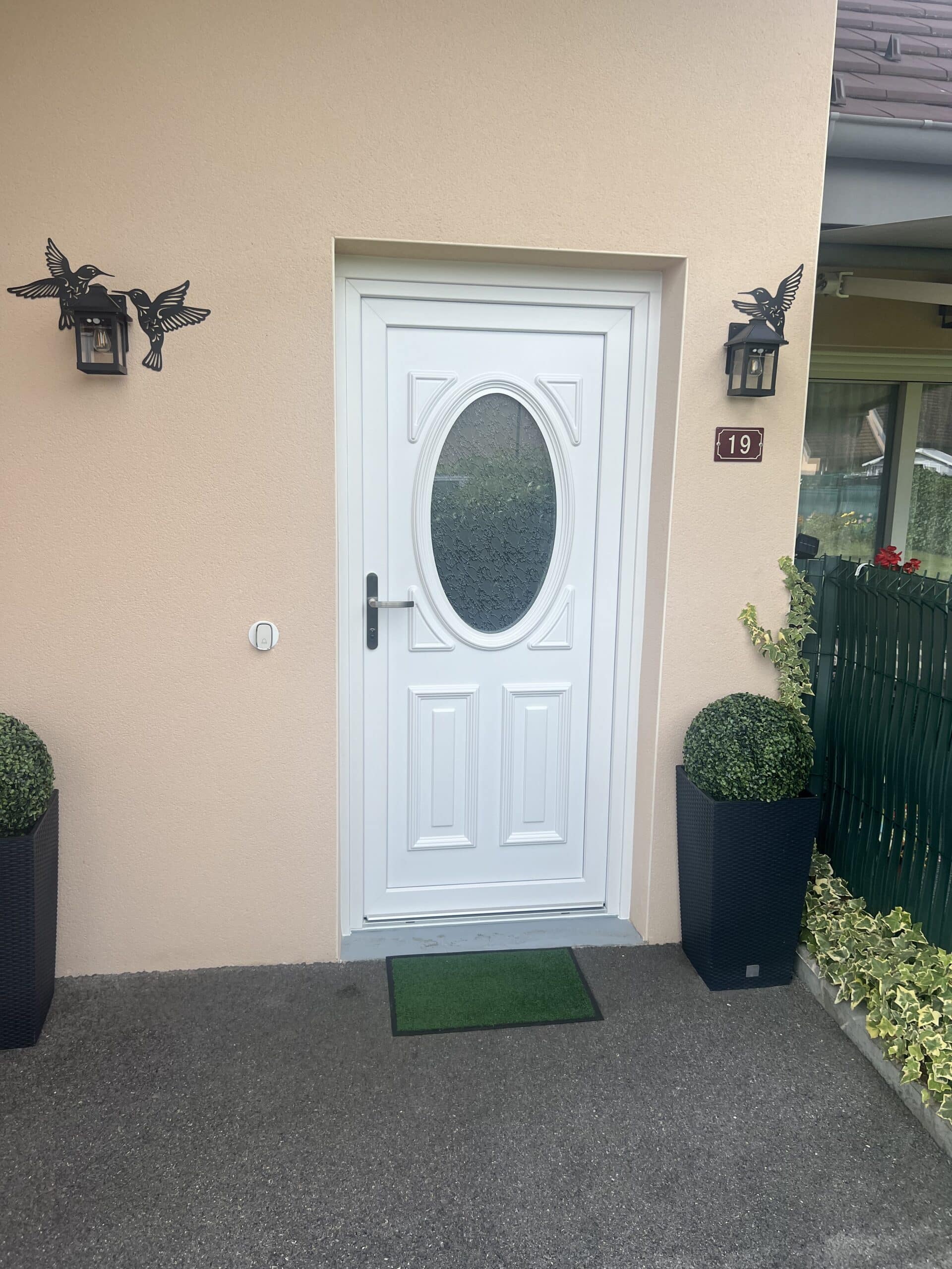 Porte d’entrée PVC moderne Fenestram Haute-Savoie