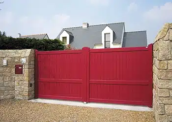 Portail battant aluminium classique